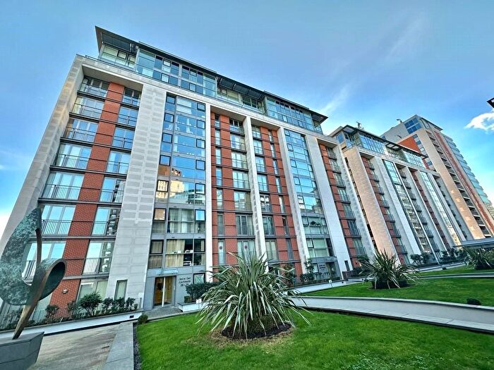 2 Bedroom Flat For Sale In Western Gateway, London, E16