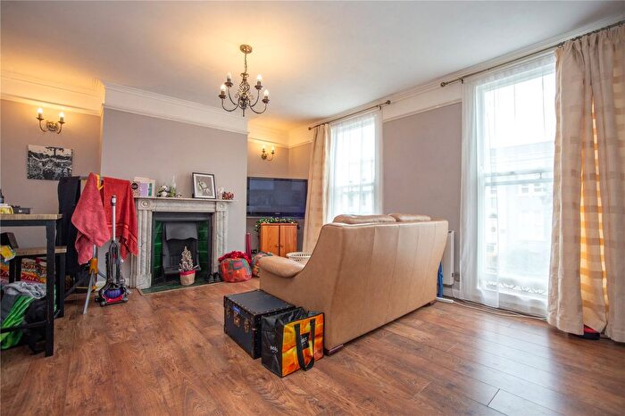 1 Bedroom Flat To Rent In London Road, Cheltenham, Gloucestershire, GL52