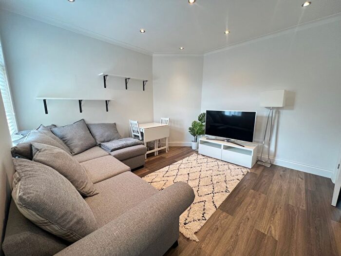 2 Bedroom Maisonette To Rent In Brampton Road, Croydon, CR0
