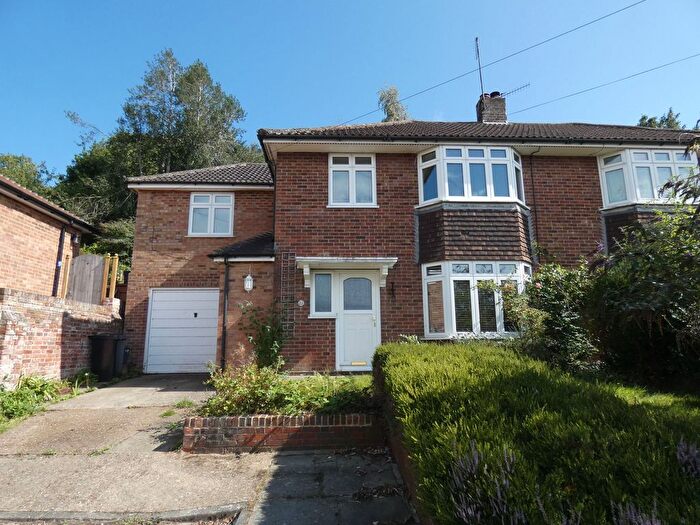 5 Bedroom Semi-Detached House To Rent In St. Martins Close, Canterbury, CT1