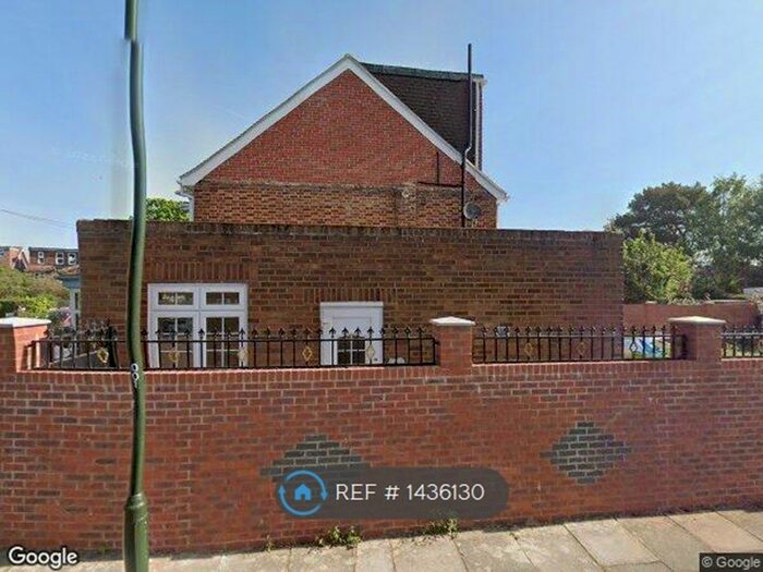 3 Bedroom End Of Terrace House To Rent In Beaufort Road, Richmond, TW10