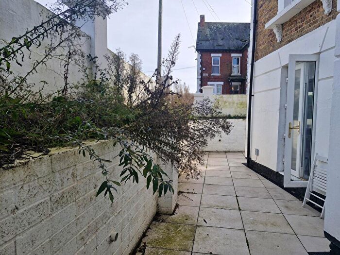 1 Bedroom Flat To Rent In Carlton Avenue, Ramsgate, CT11