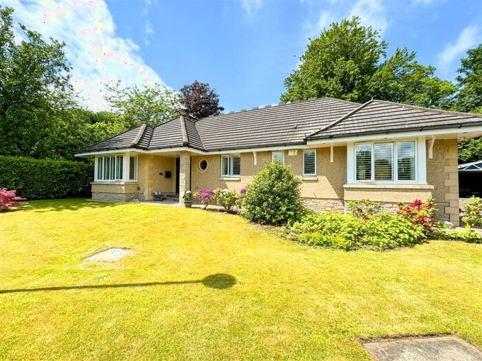 4 Bedroom Detached Bungalow For Sale In Wellbuttslea Drive, Kirkfieldbank, ML11