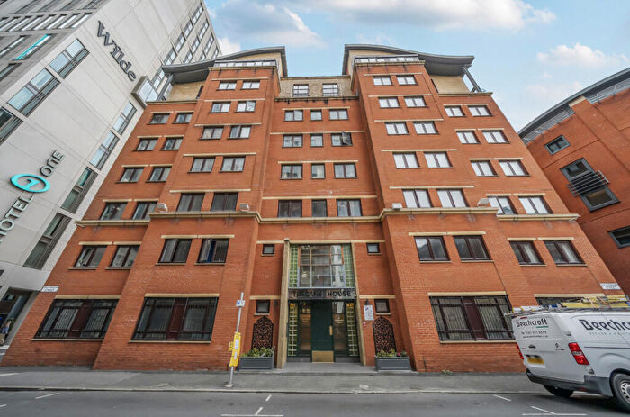 2 Bedroom Apartment For Sale In Dickinson Street, Manchester, Greater Manchester, M1