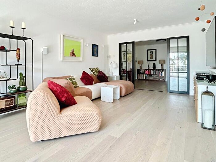 3 Bedroom Apartment For Sale In Lindsay Road, Branksome Park, BH13