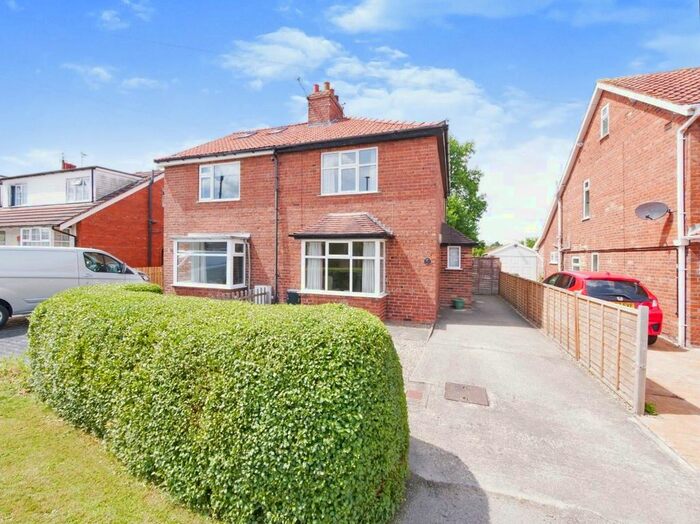 Houses for sale & to rent in YO32 9FT, Lock House Lane, Strensall York