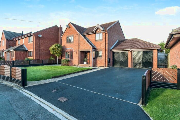 4 Bedroom Detached House For Sale In Tabard Road, Eggborough, Goole, DN14