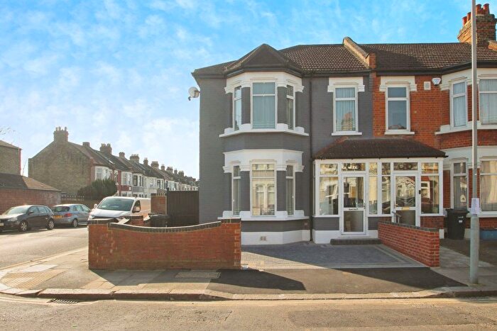 3 Bedroom Property To Rent In Glencoe Avenue, Seven Kings, Ilford, IG2