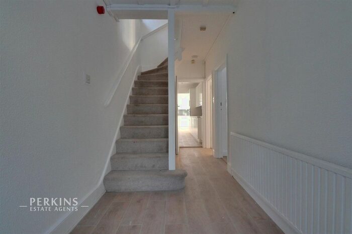 5 Bedroom Semi-Detached House To Rent In Vivian Gardens, Wembley, HA9