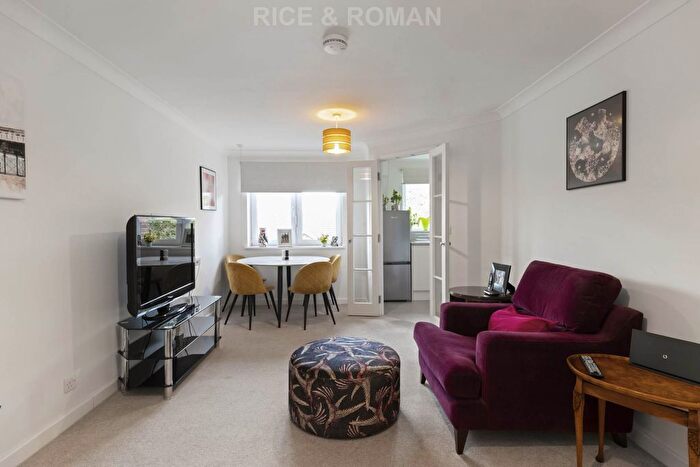 2 Bedroom Flat For Sale In Gibson Court, Hinchley Wood, KT10