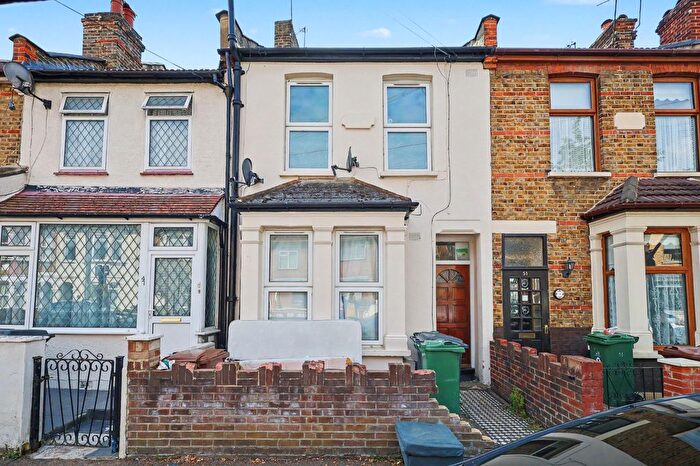 1 Bedroom Flat For Sale In Thorpe Road, London, E17