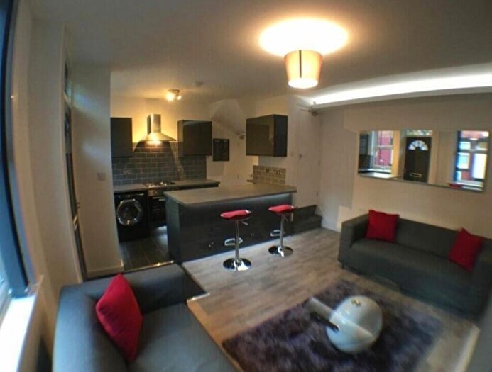 3 Bedroom Terraced House To Rent In Harold Grove, Leeds, West Yorkshire, LS6