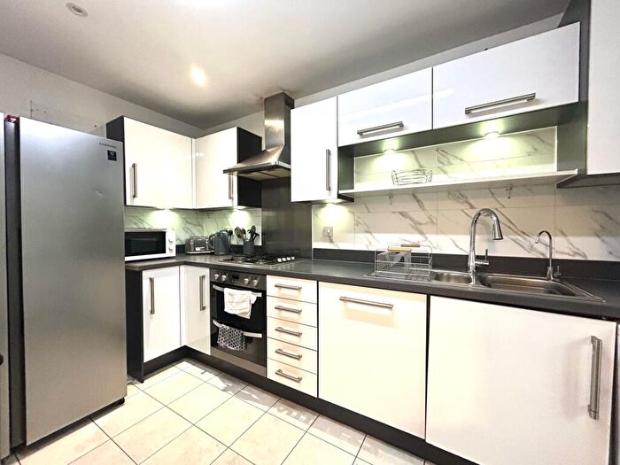 5 Bedroom Town House To Rent In Robert Parker Road, Reading, Berkshire, RG1