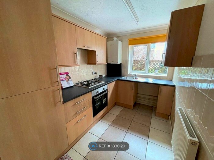 1 Bedroom Flat To Rent In St James Road, Bexhill On Sea, TN40