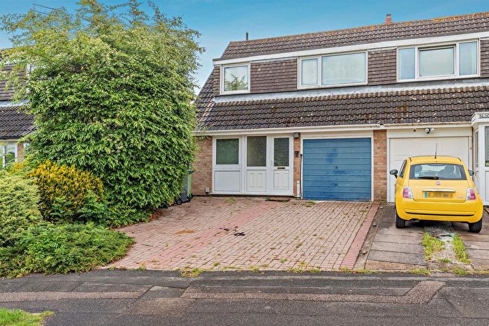 3 Bedroom Semi-Detached House For Sale In Weir Close, Wellingborough, NN8