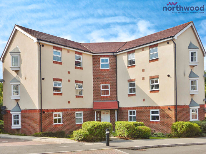 2 Bedroom Flat To Rent In Mescott Meadows, Hedge End, SO30