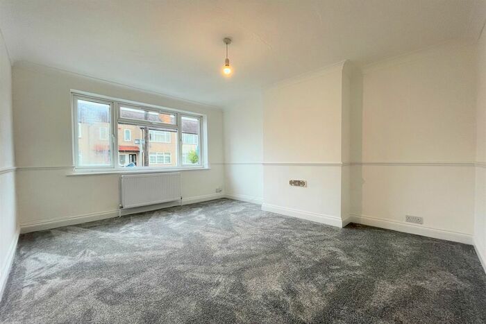 1 Bedroom Flat To Rent In De'arn Gardens, Mitcham CR4