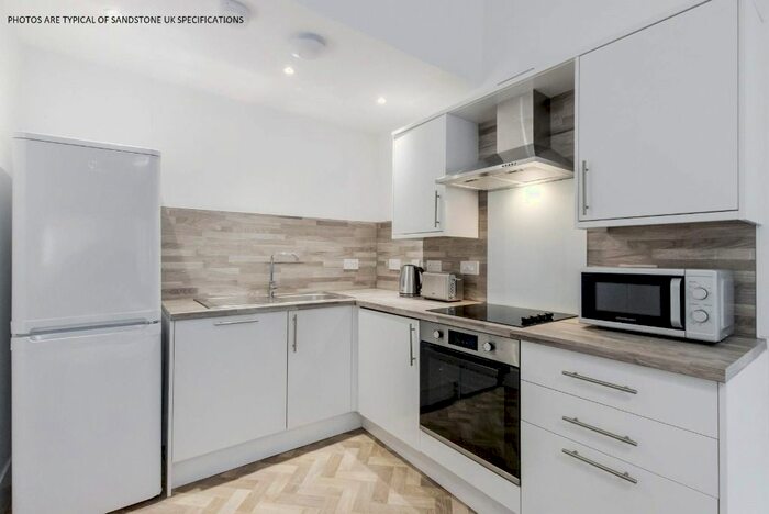 2 Bedroom Flat To Rent In Byres Road, West End, Glasgow, G12