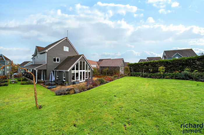 4 Bedroom Detached House For Sale In Wiltshire Crescent, Wiltshire Leisure Village, Royal Wootton Bassett, SN4