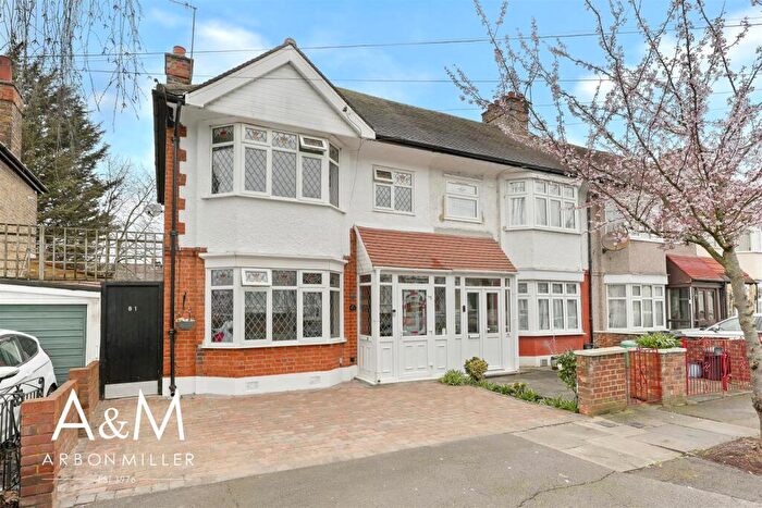 3 Bedroom End Of Terrace House For Sale In Yoxley Drive, Newbury Park, IG2