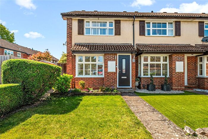 2 Bedroom End Terrace House For Sale In Addlestone, Surrey, KT15