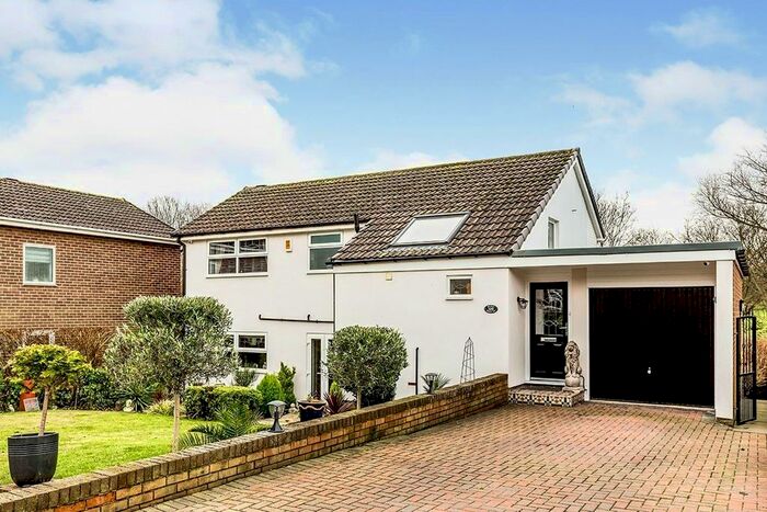 3 Bedroom Detached House To Rent In Temple Avenue, Leeds, West Yorkshire, LS15