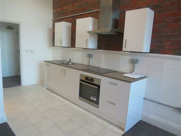 Apartment To Rent In Crocketts Lane, Smethwick, Birmingham, B66