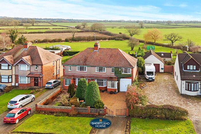 4 Bedroom Semi-Detached House For Sale In Coventry Road, Bulkington, Bedworth, CV12