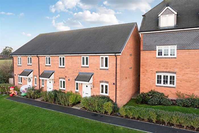 3 Bedroom End Terrace House For Sale In Roman Avenue, Blandford St. Mary, Blandford Forum, DT11