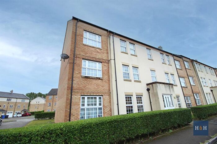 2 Bedroom Apartment To Rent In Finney Drive, Grange Park -, NN4