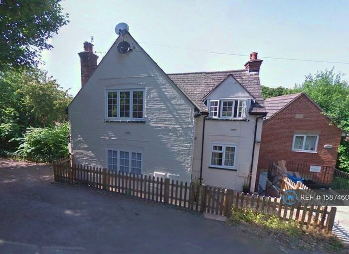 1 Bedroom Flat To Rent In Longdene Road, Haslemere, GU27