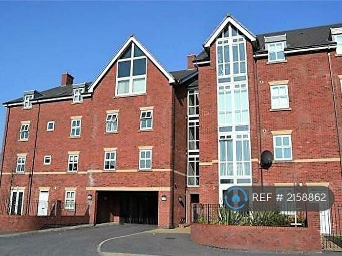 2 Bedroom Flat To Rent In Clarendon Place, Eccles, Manchester, M30