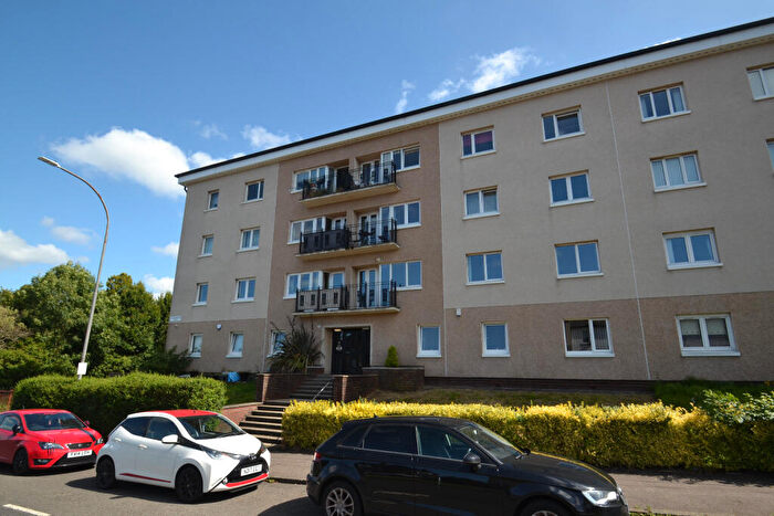 3 Bedroom Flat To Rent In Berryknowes Road, Cardonald, Glasgow, G52