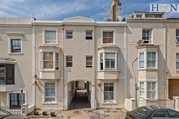 1 Bedroom Flat For Sale In Farm Road, Hove, BN3