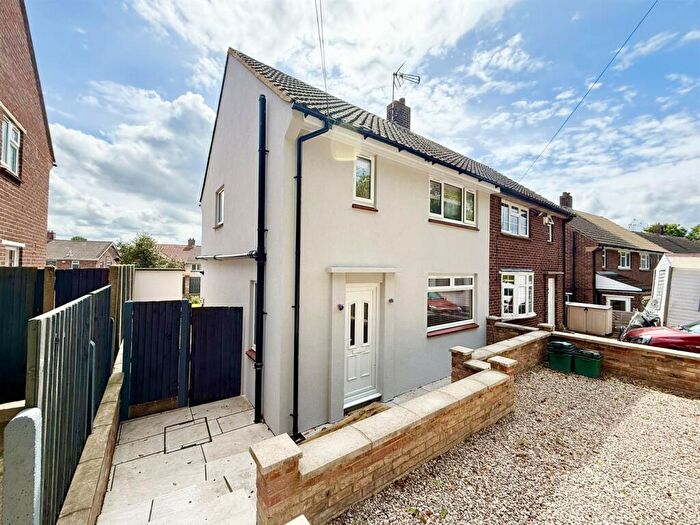 3 Bedroom Semi Detached House To Rent In Petten Grove, Kent, Orpington, BR5
