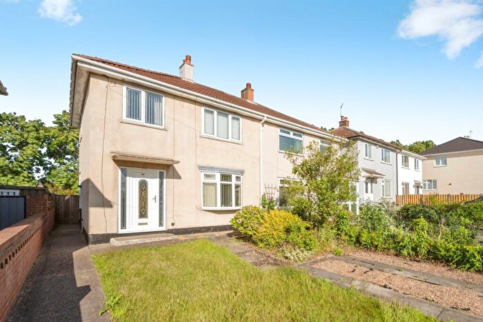 3 Bedroom End Of Terrace House For Sale In Chestnut Avenue, New Rossington, Doncaster, DN11