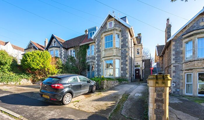 2 Bedroom Flat For Sale In Shrubbery Walk, Weston-Super-Mare, BS23