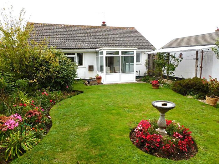 2 Bedroom Detached Bungalow For Sale In Scalwell Lane, Seaton, EX12