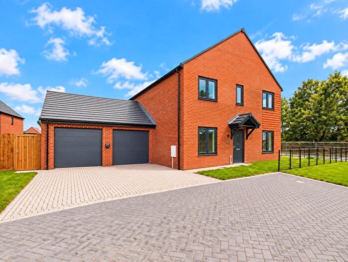 5 Bedroom Detached House For Sale In Copper Close, Bradwell, Great Yarmouth, NR31
