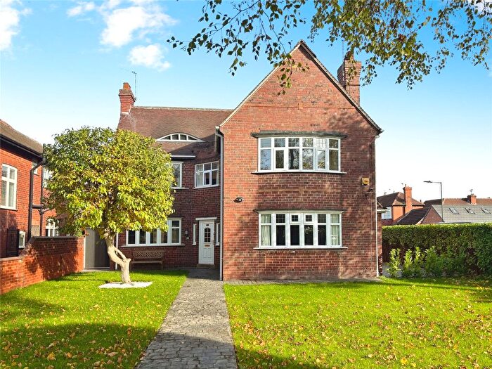 4 Bedroom Detached House For Sale In Town Moor Avenue, Doncaster, South Yorkshire, DN2