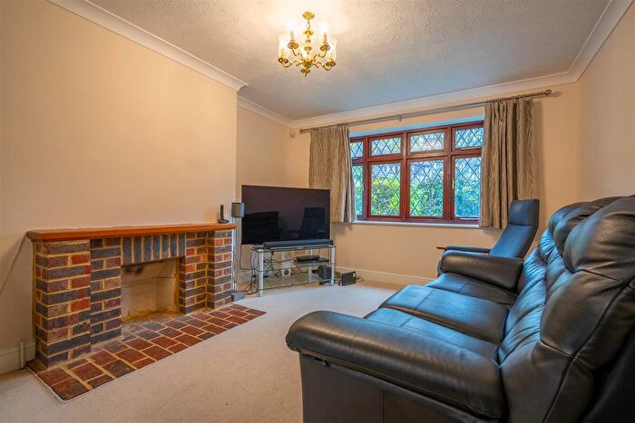 3 Bedroom End Of Terrace House For Sale In Pinehurst, Sunninghill, Ascot, SL5