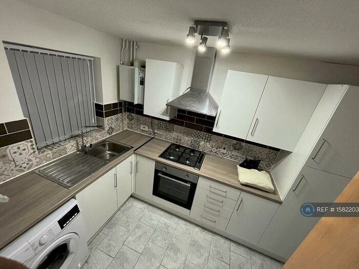3 Bedroom Semi-Detached House To Rent In Elder Way, Oxford, OX4