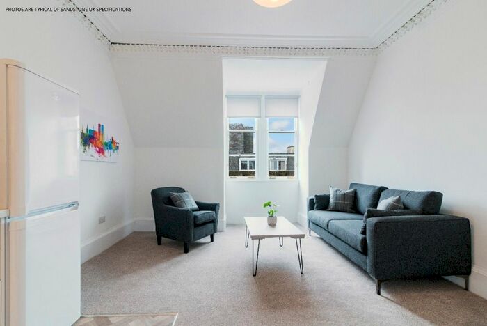 2 Bedroom Flat To Rent In Baldovan Terrace, Stobswell, Dundee, DD4