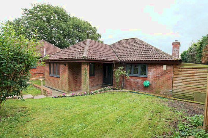 3 Bedroom Detached Bungalow To Rent In Clubhouse Lane, Waltham Chase, SO32