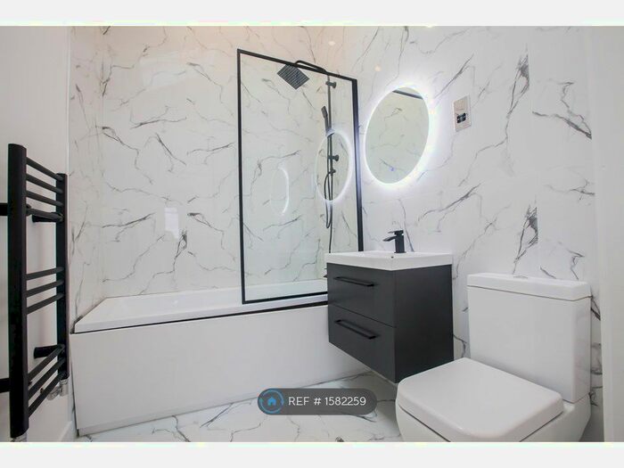 3 Bedroom Flat To Rent In Ruislip Road, Greenford, UB6