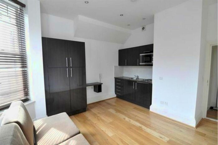 Studio To Rent In Inglewood Mansions, West End Lane, West Hampstead, NW6