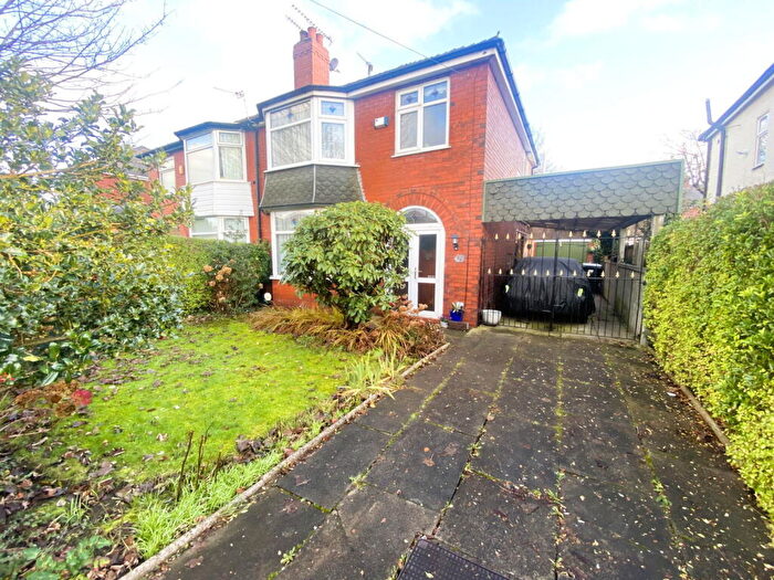 3 Bedroom Semi Detached House For Sale In Owler Lane, Chadderton, OL9