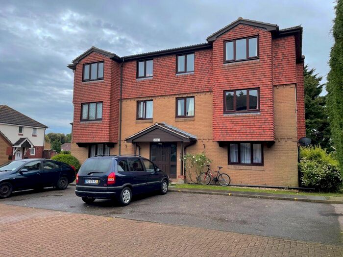 Studio To Rent In Hunting Gate, Colchester, CO1