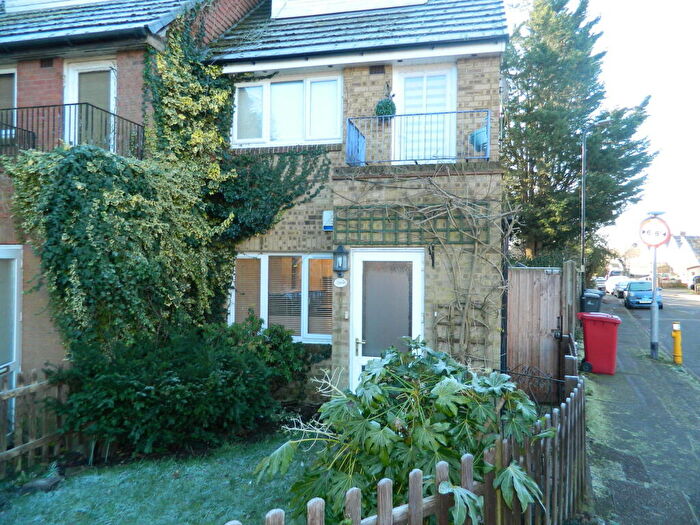 1 Bedroom Ground Maisonette To Rent In Mead Avenue, Langley, Berkshire, SL3