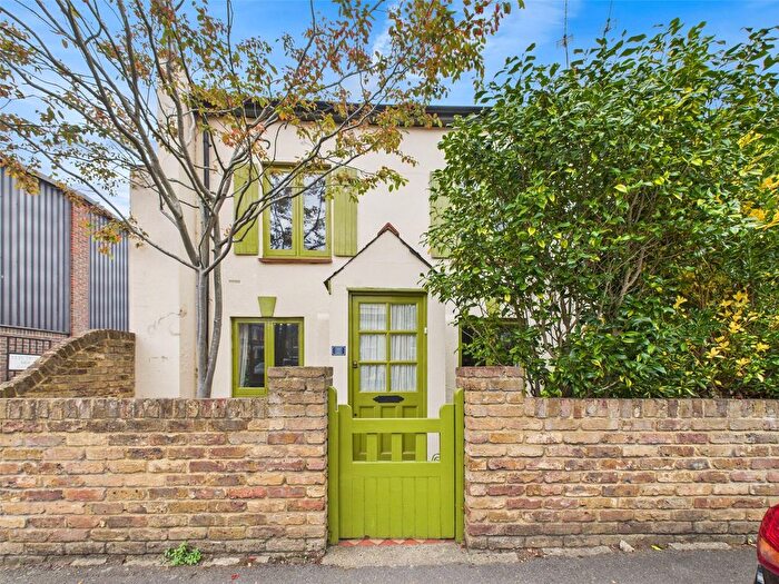 2 Bedroom End Of Terrace House To Rent In Lion Road, Twickenham, TW1